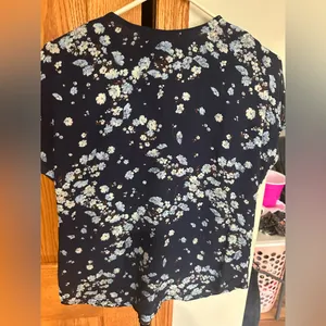 NWOT! Maurices Dark Blue Floral Print Blouse thumbnail 2