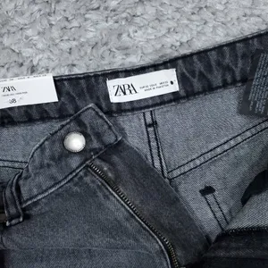 Zara Signature 90s Wide Leg Jeans Gray Denim High Rise US Size 6 EU 38 Slim Fit thumbnail 5