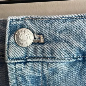 Madewell The Emmett Wide-Leg Crop Jean thumbnail 9