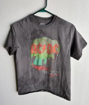 Graphic tee thumbnail 1