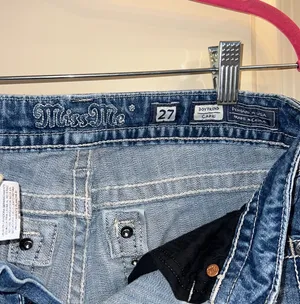 Miss Me Boyfriend Capri Jeans thumbnail 3
