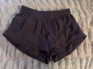 Lululemon Hotty Hot Shorts Low-Rise 2.5" thumbnail 1