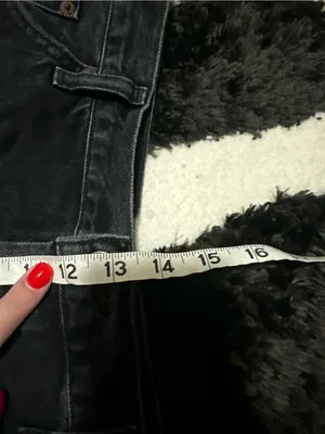 AGOLDE Dee Vintage High Rise Jean Shorts Divise Black A9035-1157 Aritzia size 34 thumbnail 7
