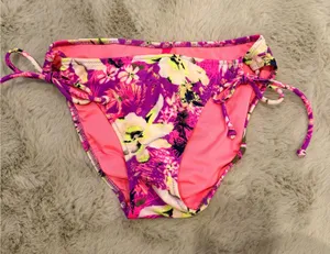 vs bikini bottoms thumbnail 1