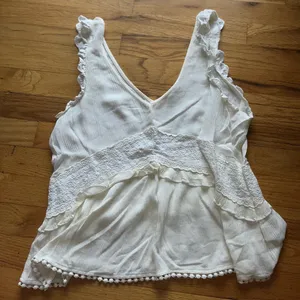 White tank top blouse Size M thumbnail 3