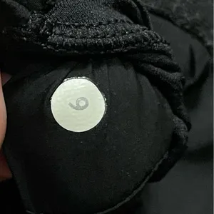 Lululemon Run For Cold Vest PrimaLoft Stretch Glide Material in Black Size 6 thumbnail 14