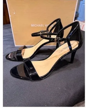 The Michael Kors Women Simone Mid Sandal Shoes in Black size 9 in box thumbnail 3