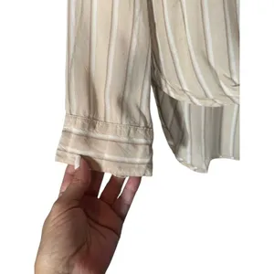 Abercrombie & Fitch Women Beige White Striped Knot Front Button Down Shirt Med thumbnail 3