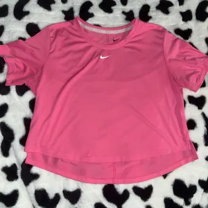 Nike Pink Crop Relaxed T-Shirt thumbnail 1