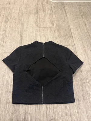 Alice + Olivia Black Textured Short-Sleeve Crop Top with Cutout Back thumbnail 2