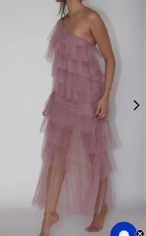 Tulle maxi dress selfie Leslie thumbnail 1