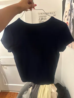 Brandy Melville Crop Top thumbnail 3