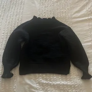 Madewell Sweater Black - Size Small - Great Used Condition thumbnail 2