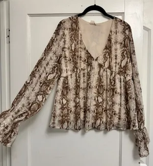 Peach Love California Brown and Cream Snake Print V-Neck Top thumbnail 1