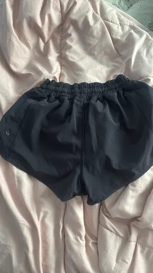Lululemon Shorts Hotty Hot 4" thumbnail 2