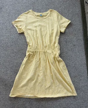 Old Navy Light Yellow Short Sleeve Midi Dress thumbnail 1