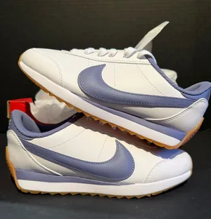 Women’s Nike Pacific Leather size 6W thumbnail 1