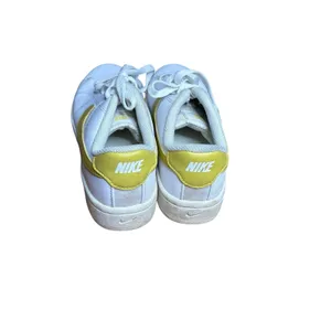 Nike Court Royale 2 Women Shoes White Yellow Size 7 Casual Sneaker CU9038 107 thumbnail 2