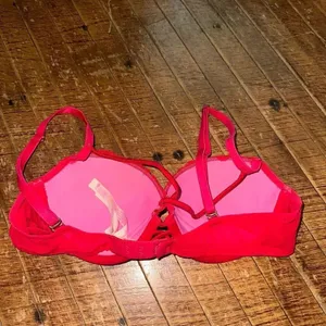 Victoria’s Secret red hot sexy date night 34B push-up bra thumbnail 2
