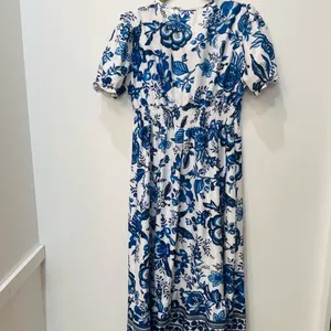 Boutique floral Blue Vintage Print V-Neck maxi dress size medium thumbnail 4
