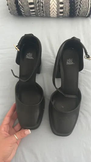 Black chunky closed toe heel  thumbnail 3