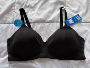 NWT Hanes Comfort Flex Fit Wireless Bra Black Womens XL G521 HB21 thumbnail 1