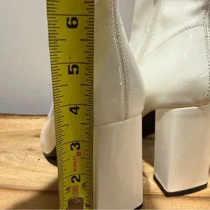 *NEW* WILD PAIR White Iloise Side-Zip Ankle‎ Go -Go Booties SIZE 6 A23 thumbnail 11