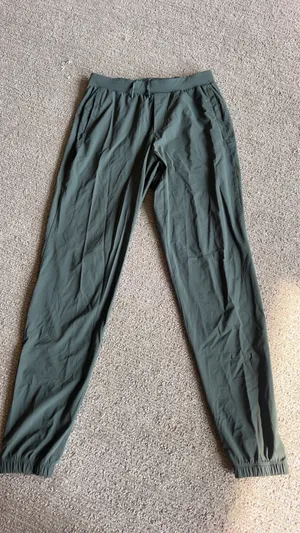 Men’s lululemon green joggers thumbnail 1