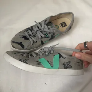 Veja Taua Lily Cole Rainforest Rescue Grey/Navy sneakers size 39 thumbnail 5