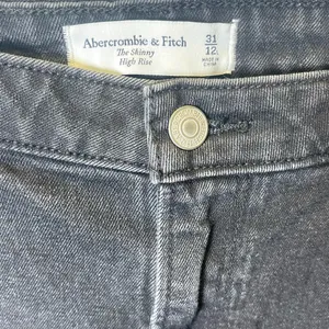 Abercrombie & Fitch‎ Women's The Skinny High Rise Black Jeans Size 12 Long thumbnail 3