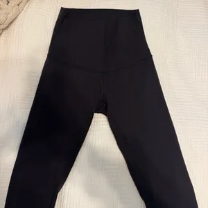 Lululemon Wunder Under Leggings thumbnail 1