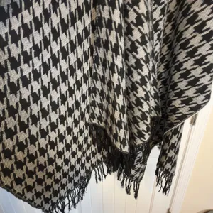 Houndstooth Fringe Poncho Wrap Open Front Shawl Black Grey Woven Cape Womens thumbnail 4