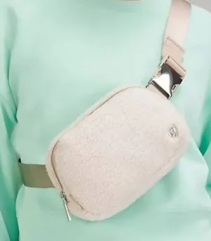 Lululemon Sherpa Belt Everywhere Bag Fleece thumbnail 1