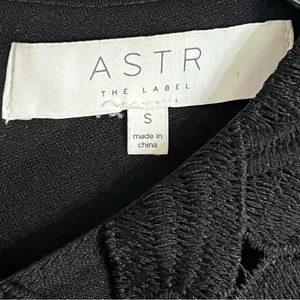 ASTR The Label Textured Crochet Lace‎ Floral Sheath Dress Sleeveless Black Sz S thumbnail 5