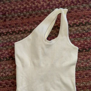 Oqq Cream Seamless One Shoulder Cut Out Bodysuit thumbnail 3