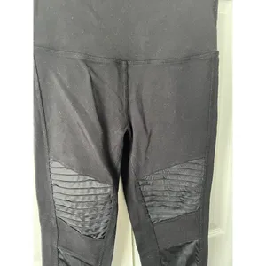 Alo Yoga Black High-Waisted Moto Leggings With Ribbed Detail For Women thumbnail 3