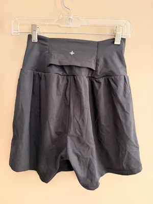 Halara M 5" High-Waisted Flow Shorts With Side Pocket Black Womens Activewear Si thumbnail 5