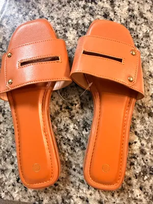Sandals women’s Orange Size 8 thumbnail 3