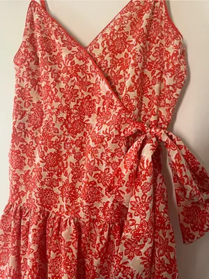 Red Cream Floral Wrap Mini Dress Small Tie Waist Beachy Resort Vacation Summer thumbnail 4