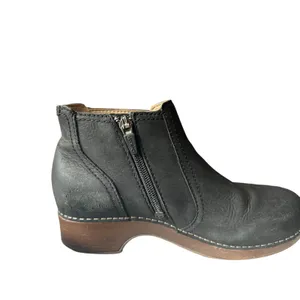 Danskos black leather Barbara low bootie size 36 US 5.5-6 thumbnail 2