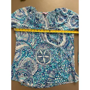 Lilly Pulitzer Willa Blouse Womens Medium Blue Midnight Print V Neck Tunic Top thumbnail 6