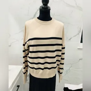 Soft comfy crewneck sweater 🌼🌼NWT Black thumbnail 5