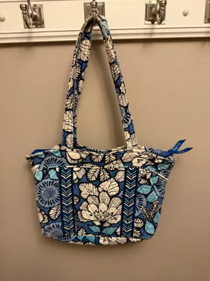 The Vera Bradley Blue White Black Floral Quilted Shoulder Bag thumbnail 7