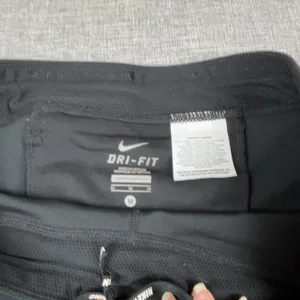 Nike Dri-FIT Leggings Womens M Black Capri Reflective Running Gym Pants Athletic thumbnail 2