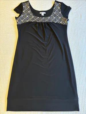 dressbarn 8 Black Scoop Neck White Floral Embroidered Mini Knee Length Dress LBD thumbnail 9