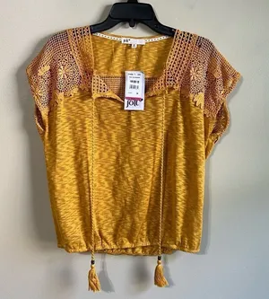 NWT jolt medium blouse‎ thumbnail 1