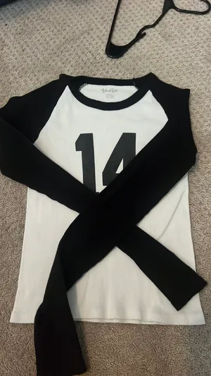 Brandy Melville Long Sleeve Top thumbnail 2