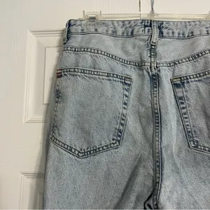 BDG Urban Outfitters Mom High Rise Light Wash Jeans thumbnail 5