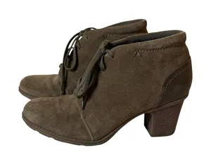 Clarks Sashlin Sue Ankle Bootie Womens 9M Olive Brown Indie Sleaze Boho Hipster thumbnail 1