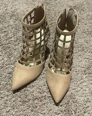 Guess caged pumps thumbnail 1